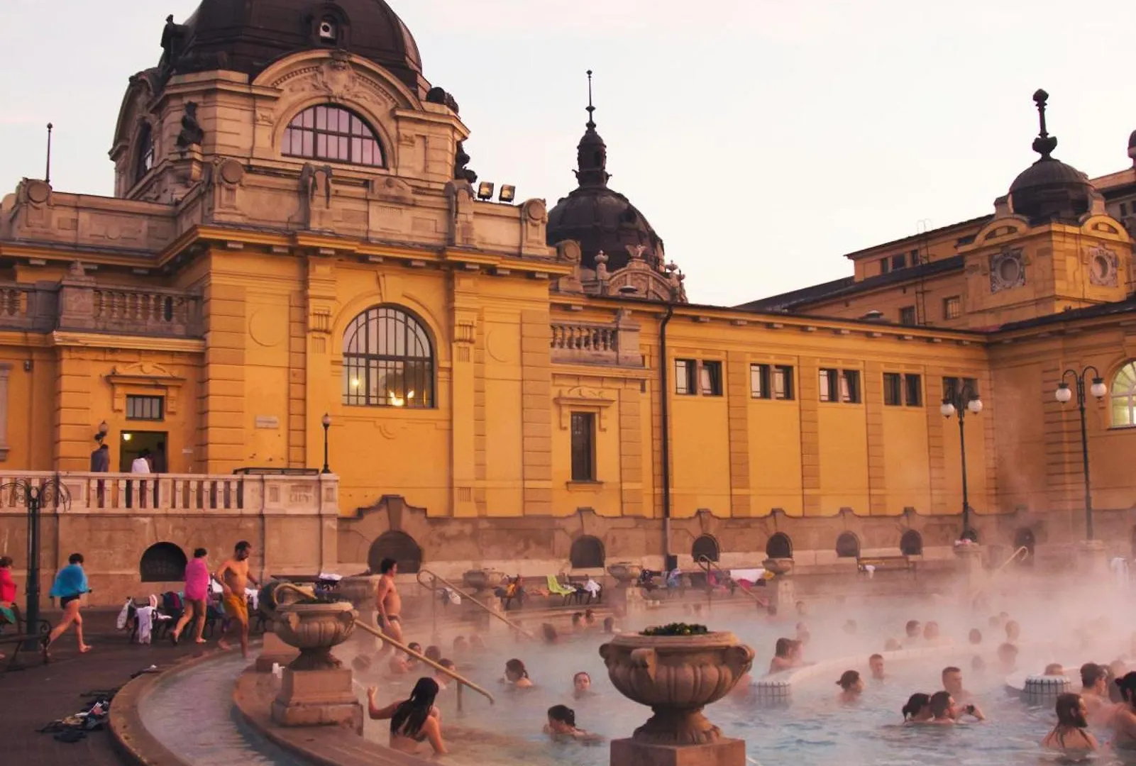 E13 - Grand Boulevard Heritage Suite - Best Location By Bqa Budapest Appartamento